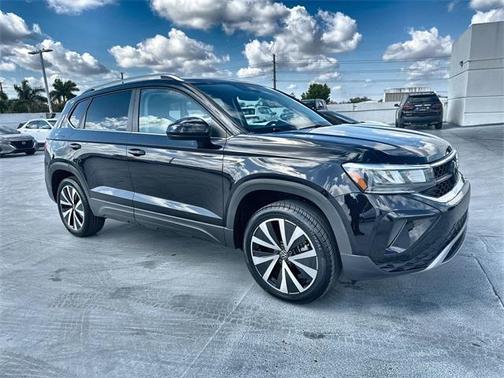 2024 Volkswagen Taos 1.5T SE