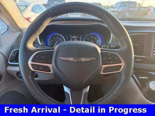 2022 Chrysler Voyager LX