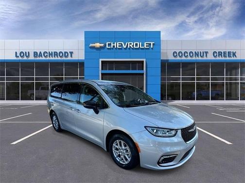 2024 Chrysler Pacifica Touring-L