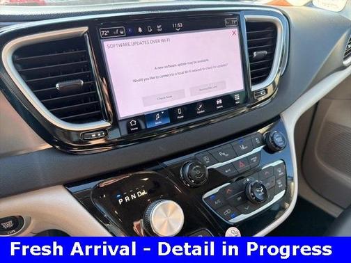 2024 Chrysler Pacifica Touring-L