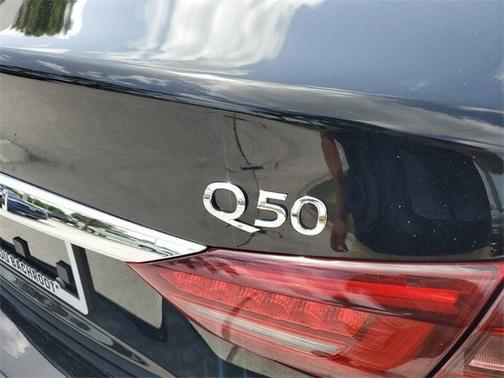 2022 INFINITI Q50 LUXE
