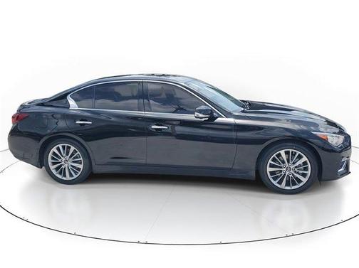 2022 INFINITI Q50 LUXE