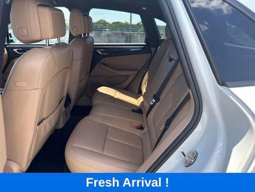 White 2020 Porsche Macan Base