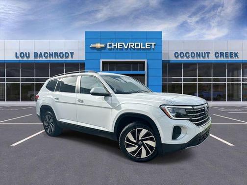 Pure White 2024 Volkswagen Atlas 2.0T SE w/Technology