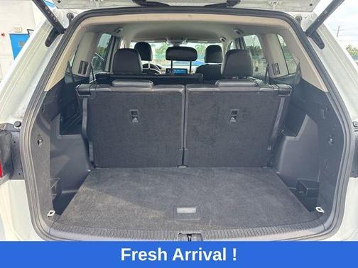 Pure White 2024 Volkswagen Atlas 2.0T SE w/Technology
