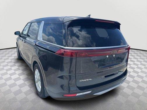 2023 Kia Carnival LX