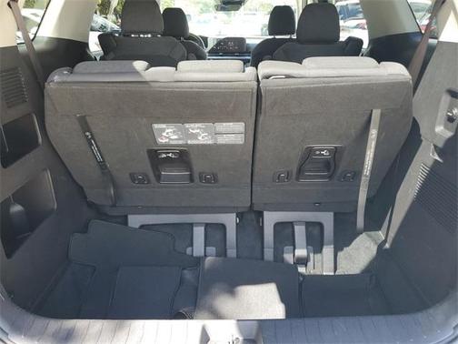 2023 Kia Carnival LX