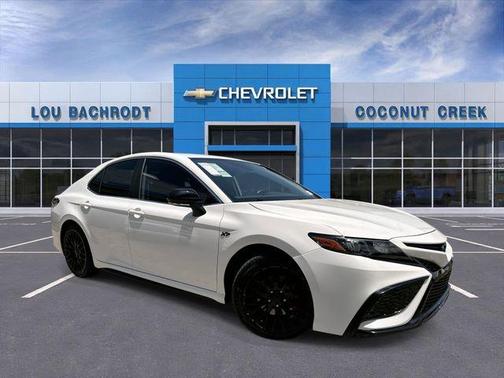 White 2022 Toyota Camry SE