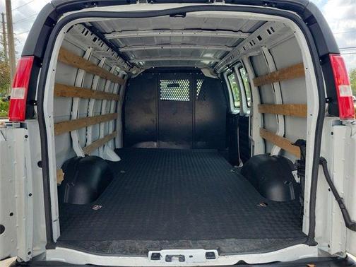 2023 GMC Savana 2500 Work Van