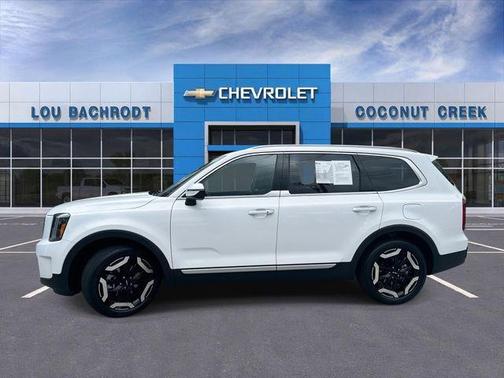 White Pearl 2025 Kia Telluride S