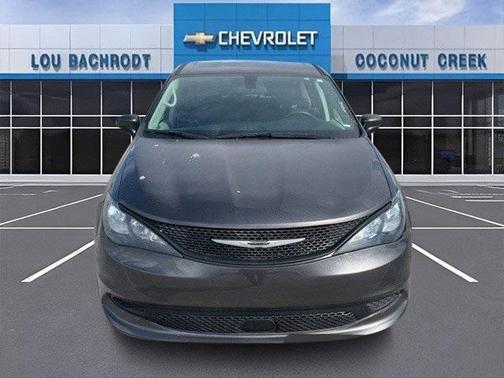 2021 Chrysler Voyager L
