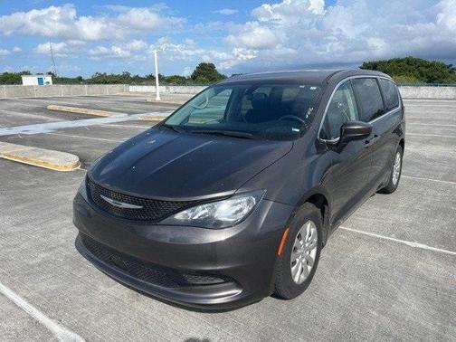 2021 Chrysler Voyager L
