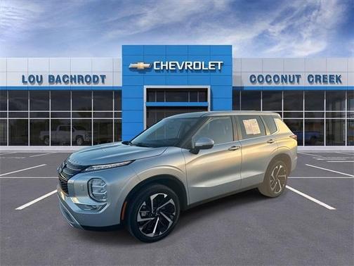 2023 Mitsubishi Outlander SE