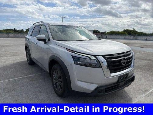 2024 Nissan Pathfinder SV