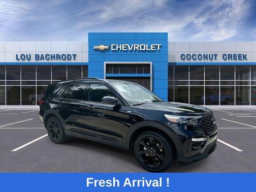 Black Metallic 2023 Ford Explorer ST-Line