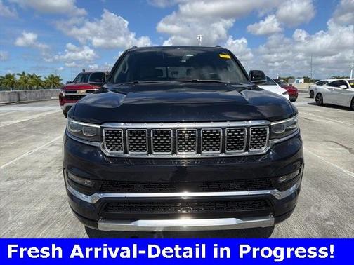 2023 Jeep Grand Wagoneer Base