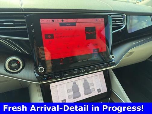 2023 Jeep Grand Wagoneer Base