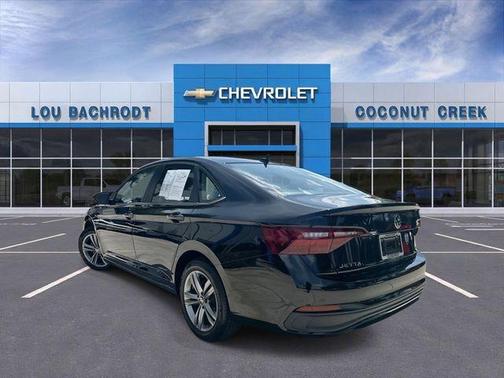 Deep Black Pearl Effect 2024 Volkswagen Jetta 1.5T SE