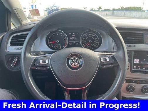 2016 Volkswagen Golf TSI SE 4-Door