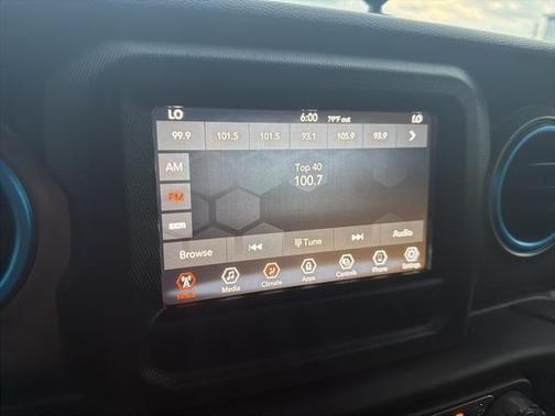 2023 Jeep Gladiator Sport