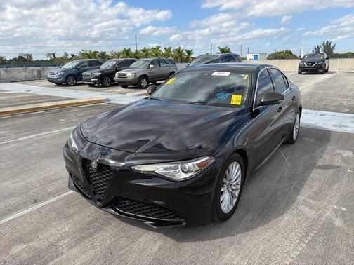 2021 Alfa Romeo Giulia Base