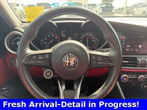 2021 Alfa Romeo Giulia Base