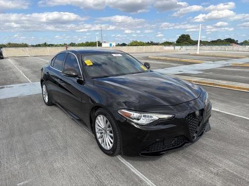 2021 Alfa Romeo Giulia Base