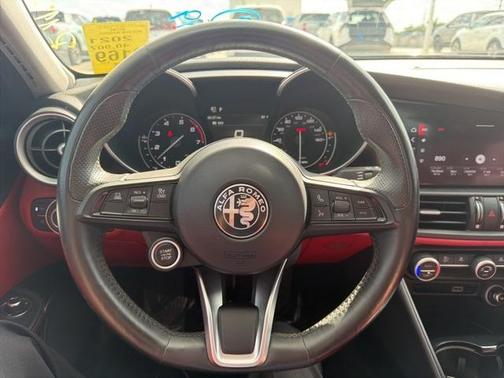 2021 Alfa Romeo Giulia Base