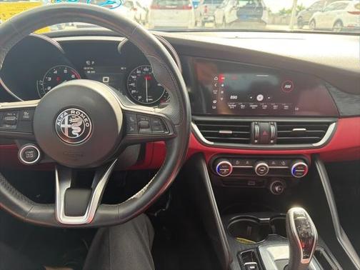 2021 Alfa Romeo Giulia Base