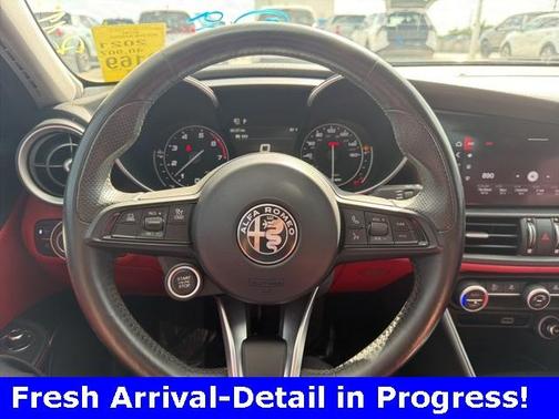 2021 Alfa Romeo Giulia Base