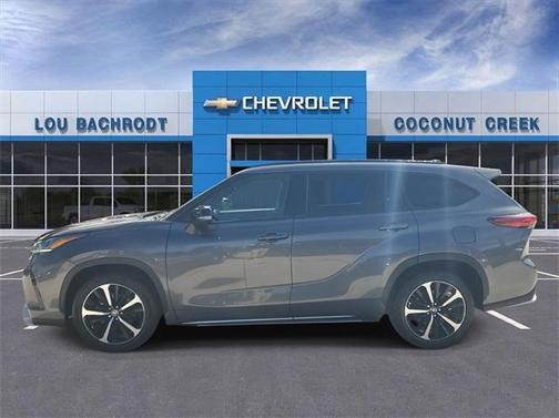 2022 Toyota Highlander XSE