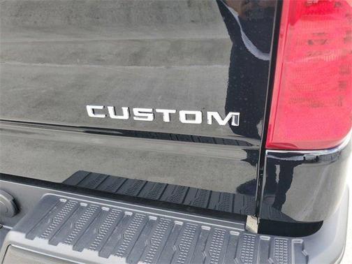 2025 Chevrolet Silverado 1500 Custom