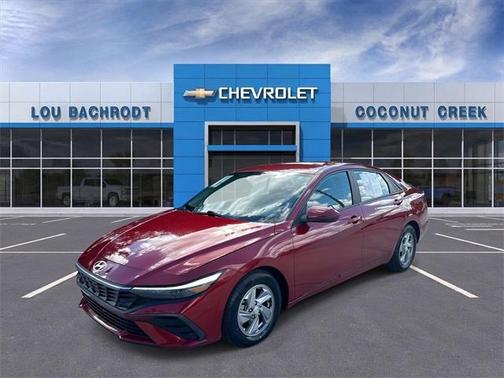 2024 Hyundai ELANTRA SE