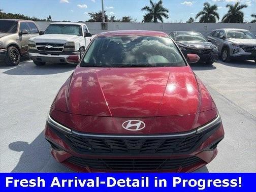 2024 Hyundai ELANTRA SE