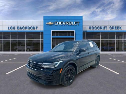 Deep Black Pearl Effect 2021 Volkswagen Atlas Cross Sport 3.6L V6 SE w/Technology