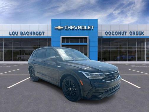 Deep Black Pearl Effect 2021 Volkswagen Atlas Cross Sport 3.6L V6 SE w/Technology