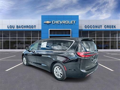 2024 Chrysler Pacifica Touring-L