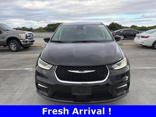 2024 Chrysler Pacifica Touring-L