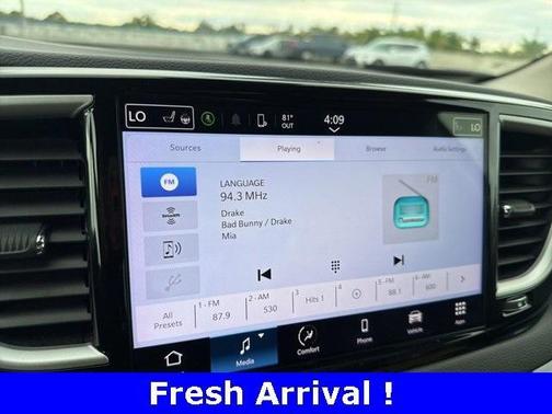 2024 Chrysler Pacifica Touring-L