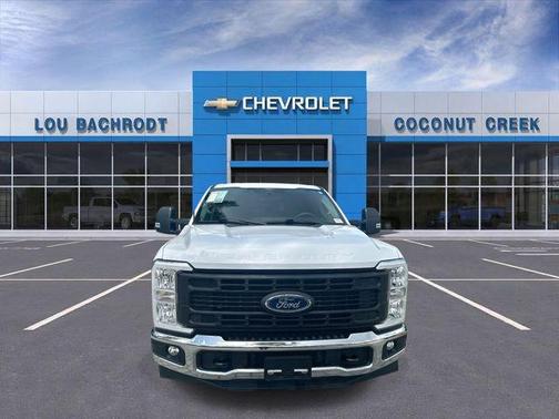 Oxford White 2024 Ford F-250 XL