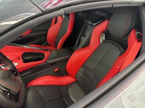 2025 Chevrolet Corvette Stingray w/2LT