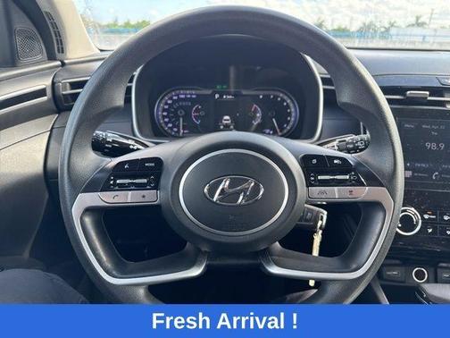 Black Pearl 2024 Hyundai TUCSON SE