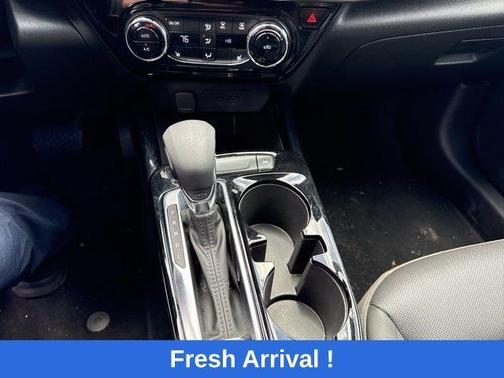 Summit White 2024 Chevrolet Trax ACTIV