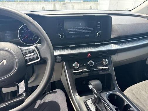2023 Kia Carnival LX