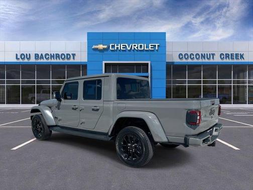 2022 Jeep Gladiator Overland