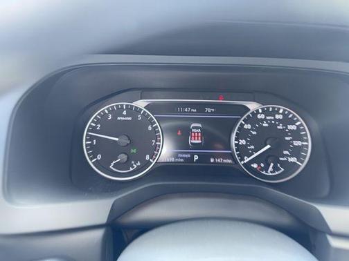 Glacier White 2024 Nissan Pathfinder S