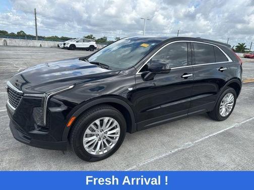 Stellar Black Metallic 2024 Cadillac XT4 Luxury