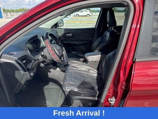 Velvet Red Pearlcoat 2021 Jeep Cherokee Latitude Plus