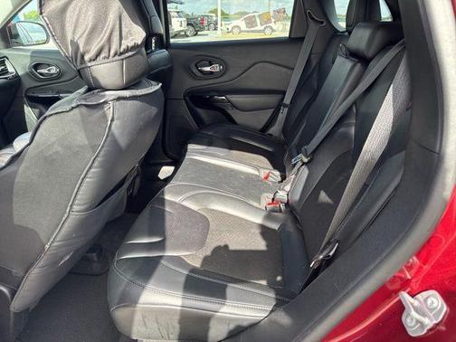 Velvet Red Pearlcoat 2021 Jeep Cherokee Latitude Plus