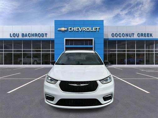 2025 Chrysler Pacifica Select